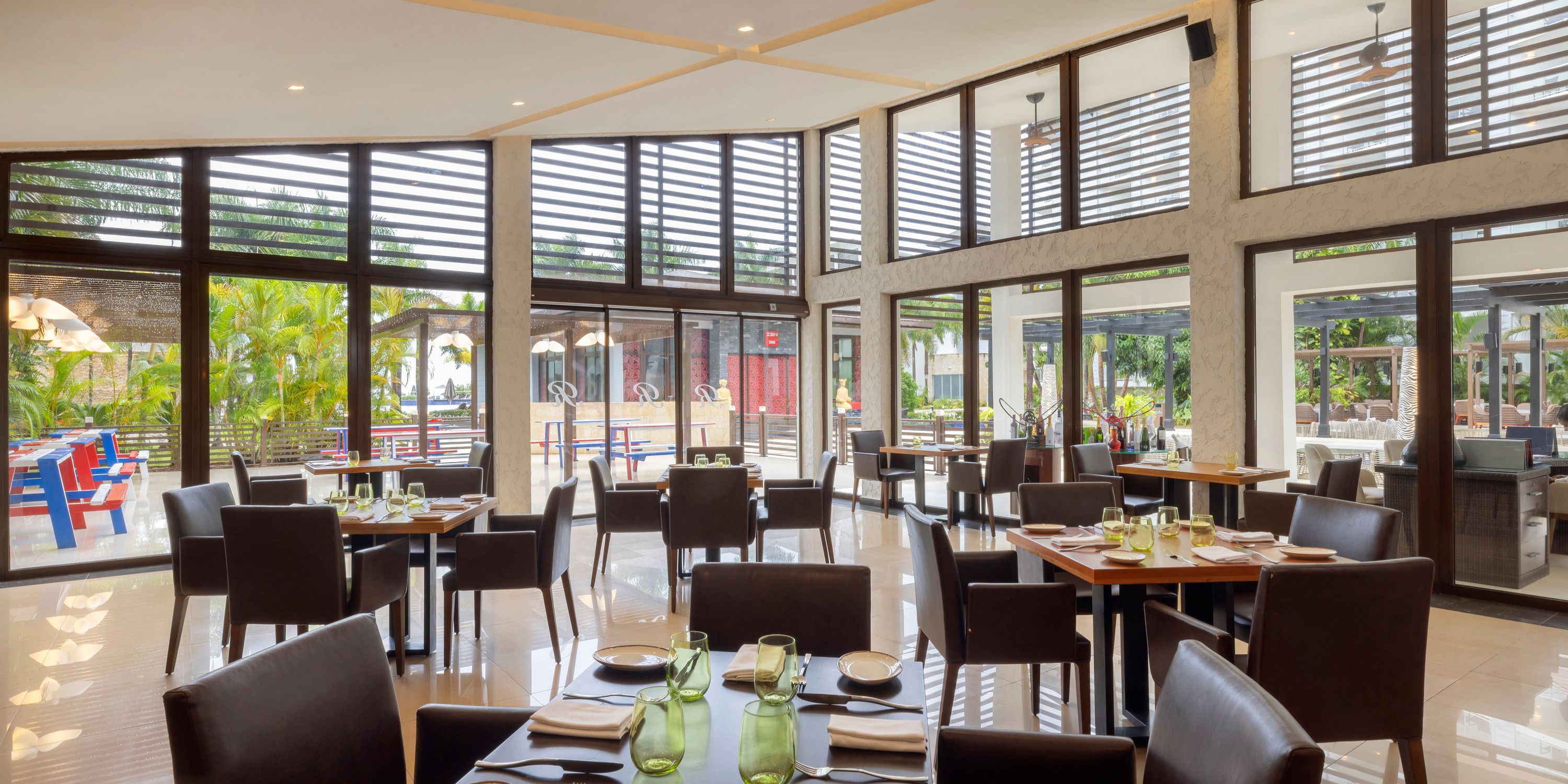 Hideaway Royalton Bw Restaurant 2